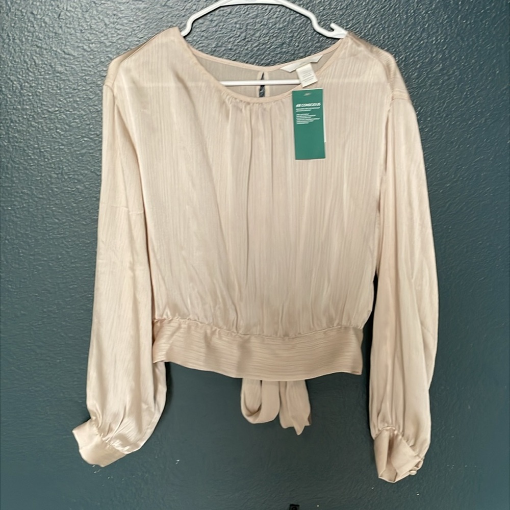 $5💕 H&M Blouse w Tie Back
